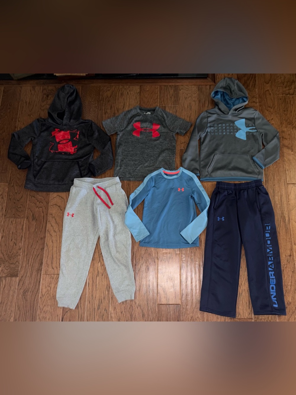 Under Armour Boys Clothing Lot Hoodie Tshirt and Pants Size Youth Small